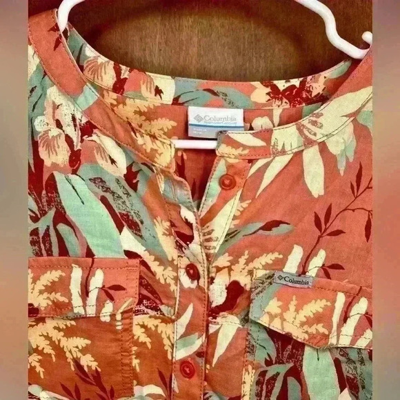Women’s Columbia Button Up Top - Picture 2 of 5